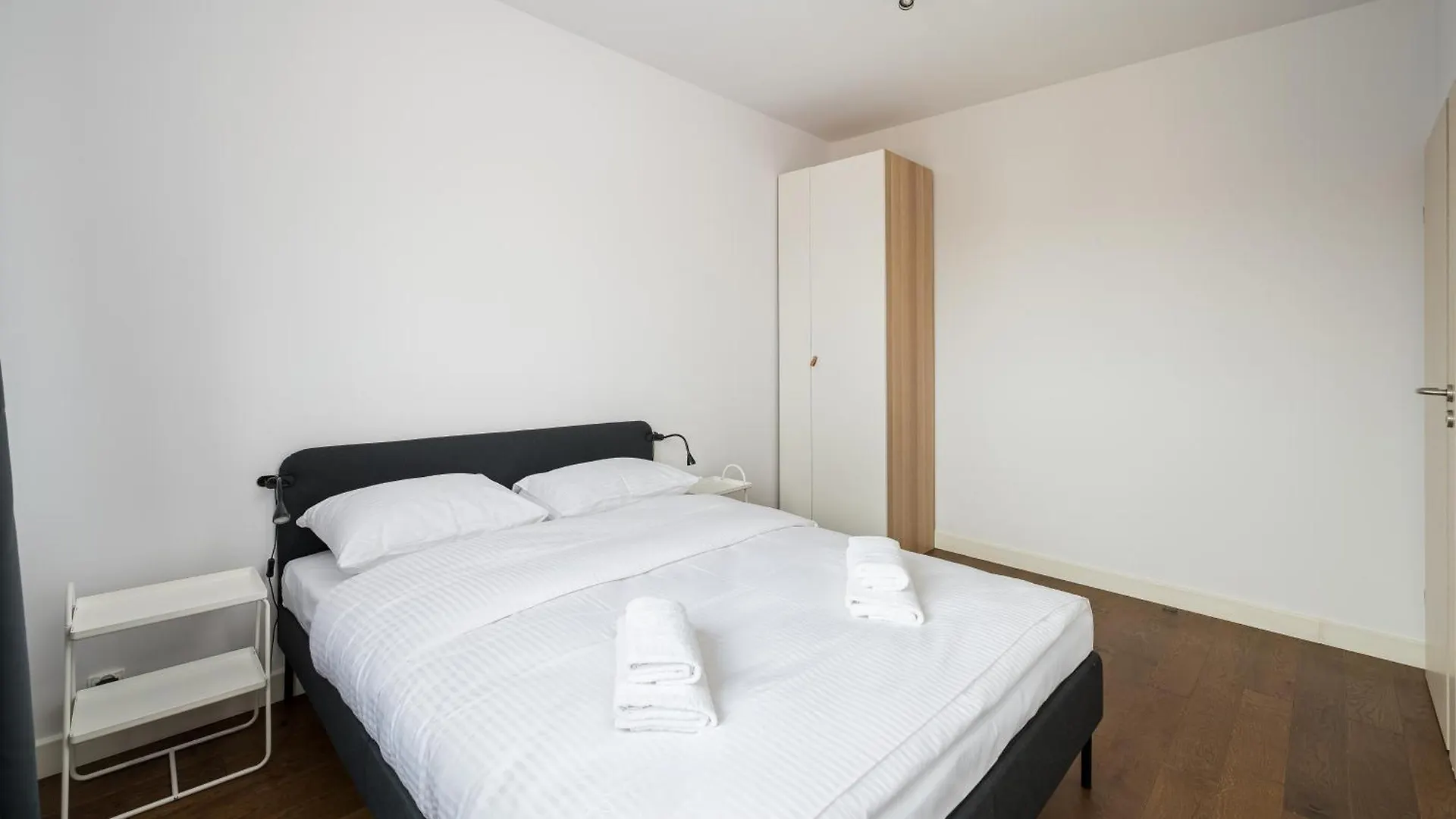 Metro Mlociny Stylish Apartment Warschau Polen